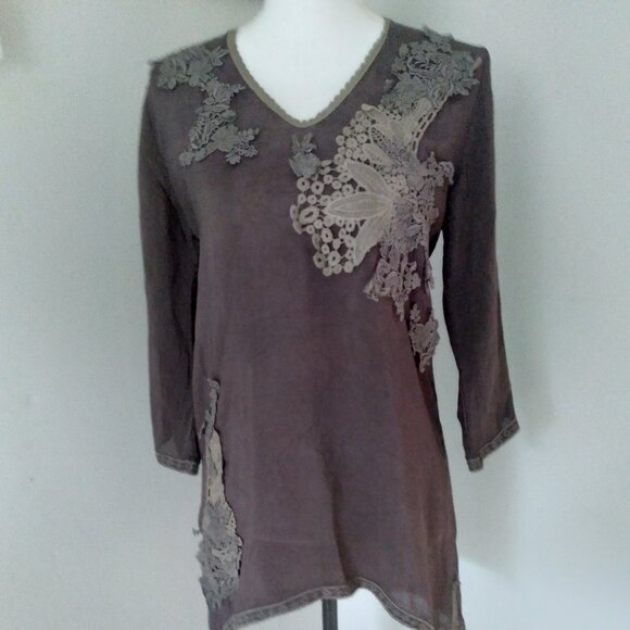 Johnny Was Tops - Johnny Was Gray Lace Appliqué Tunic Small